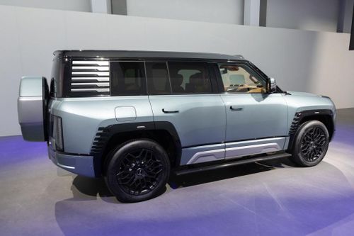 SUV địa hình công suất 1.197 mã lực, trang bị hàng loạt công nghệ tiên tiến, giá hơn 3,5 tỷ đồng
