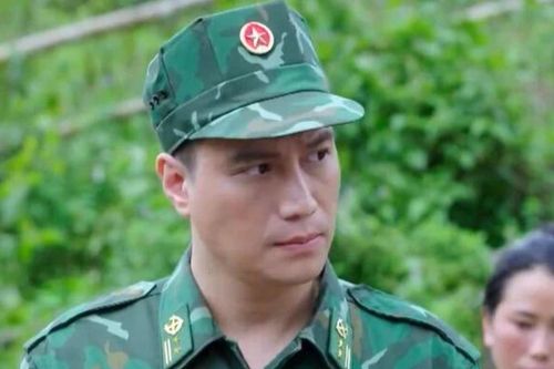 Việt Anh thừa nhận gặp nhiều áp lực khi hóa thân thành bộ đội biên phòng