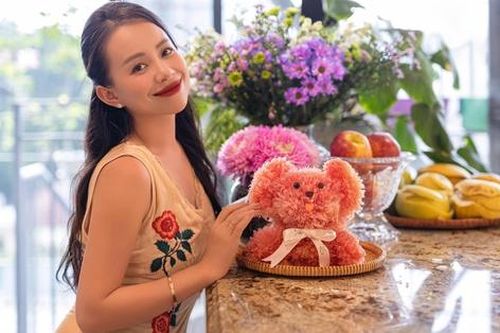 'Nàng thơ' 9x trổ tài làm chó bưởi Trung thu cực đẹp