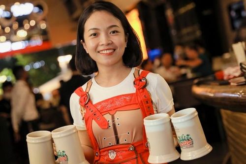 Lễ hội bia Đức Oktoberfest lần đầu tổ chức tại The Long @ Times Square