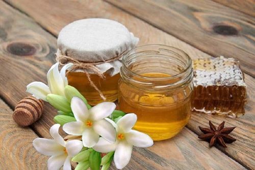Mật ong ngâm hoa đu đủ đực: Bài thuốc hữu ích cho mọi gia đình