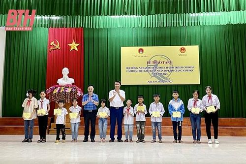 Chung tay chăm sóc, giảm thiểu tổn hại cho trẻ em