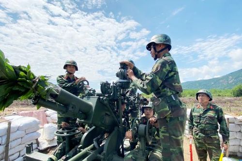 Trên những thao trường huấn luyện