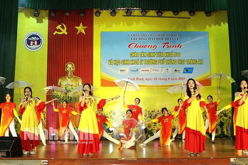 Trường Đại học Hoa Lư tổ chức chương trình Chào tân sinh viên, học sinh