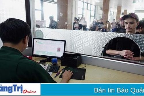 Rút ngắn thời gian xuất, nhập cảnh bằng thị thực điện tử
