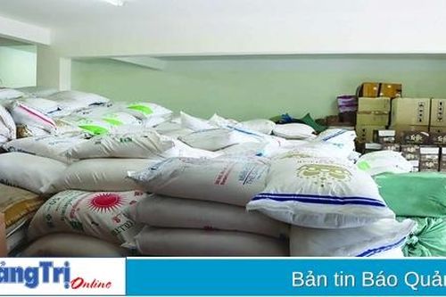 Phát hiện 8 xe ô tô vận chuyển 32.000 kg đường kính trắng nhập lậu