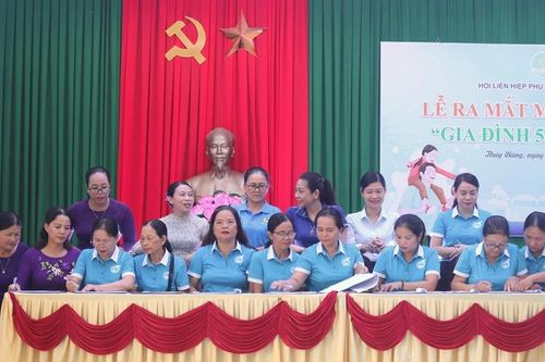 Ra mắt mô hình 'Gia đình 5 có, 3 sạch' tại Thủy Bằng