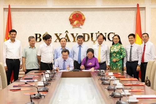 Ban Cán sự Đảng Bộ Xây dựng làm việc với Đảng ủy khối Các cơ quan Trung ương tại Thành phố Hồ Chí Minh