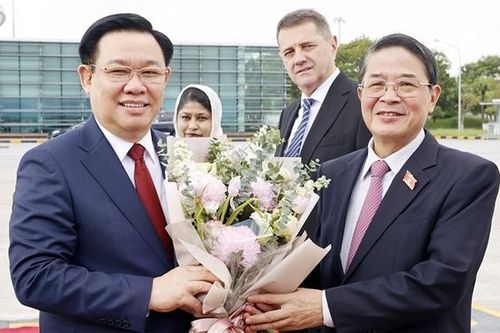 Chủ tịch Quốc hội Vương Đình Huệ lên đường thăm chính thức Cộng hòa Nhân dân Bangladesh và Cộng hòa Bulgaria