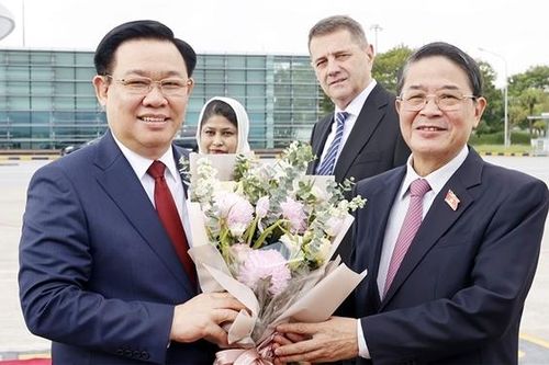Chủ tịch Quốc hội Vương Đình Huệ lên đường thăm chính thức Cộng hòa Nhân dân Bangladesh và Cộng hòa Bulgaria