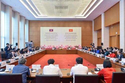 Hội thảo trao đổi kinh nghiệm giữa Hội đồng Dân tộc và Ủy ban Dân tộc Quốc hội Lào