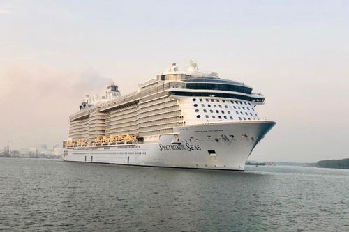 Siêu du thuyền Spectrum of the Seas cập bến Nha Trang