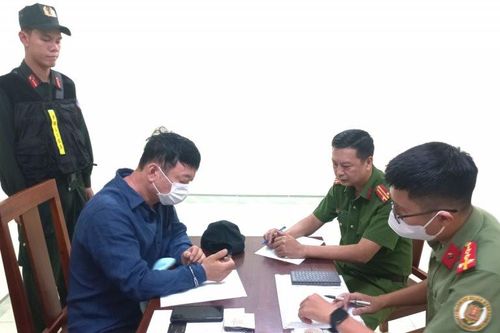 Bắt đối tượng đang bị 'truy nã đỏ' lẩn trốn tại Việt Nam