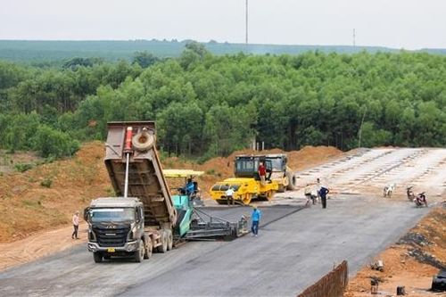 Tháo gỡ khó khăn trong giải phóng mặt bằng cao tốc Vạn Ninh - Cam Lộ