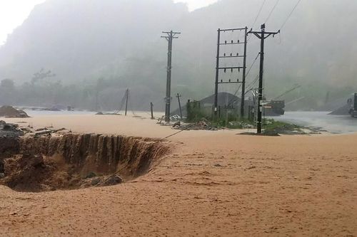 Lào Cai: Mưa lớn làm tắc quốc lộ 70, khiến 1 người thiệt mạng