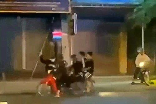 Không mâu thuẫn vẫn cầm dao hỗn chiến