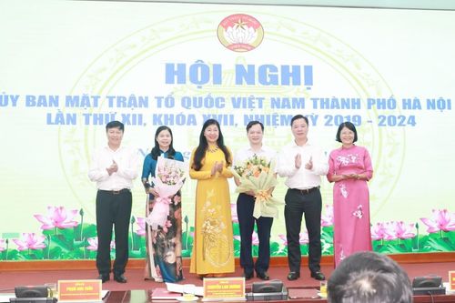 Bà Đặng Thị Phương Hoa là Phó Chủ tịch Ủy ban MTTQ Việt Nam TP Hà Nội