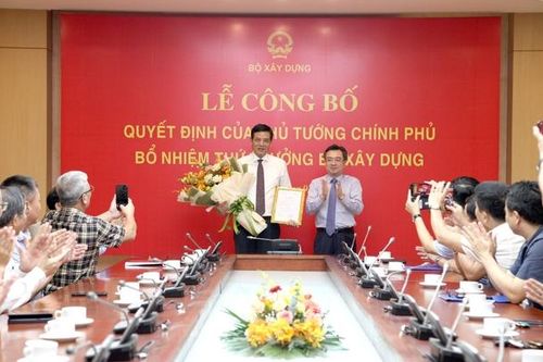 Công bố quyết định của Thủ tướng bổ nhiệm Thứ trưởng Bộ Xây dựng