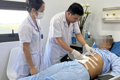 Cứu sống nam thanh niên bị kiếm đâm xuyên ngực