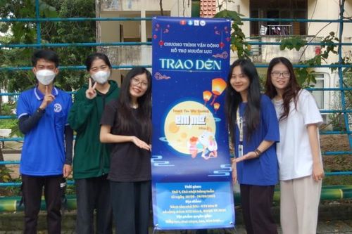 Nhộn nhịp hoạt động gây quỹ tổ chức Trung Thu cho trẻ em vùng khó khăn