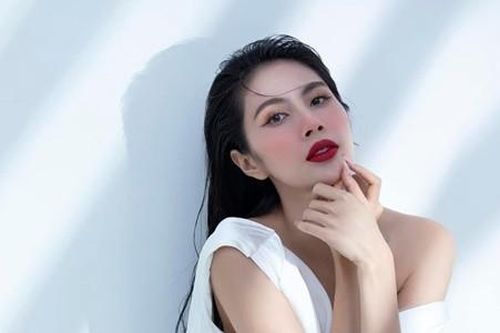 Vướng ồn ào 'chim Yến', Thủy Tiên không dự phiên xét xử bà Phương Hằng
