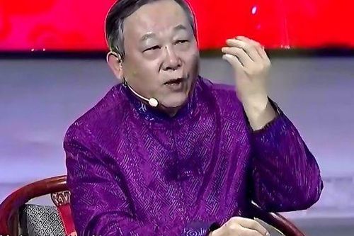 Mang nhẫn ngọc đi thẩm định, chuyên gia không dám chốt giá vì...