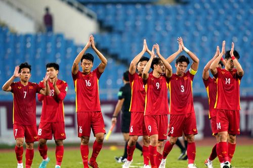 Tuyển Việt Nam bỏ xa Thái Lan trên bảng xếp hạng FIFA