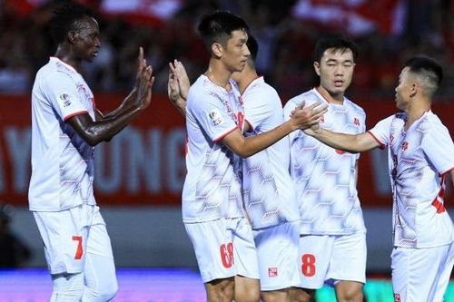 CLB Hải Phòng nhận thưởng 'nóng'