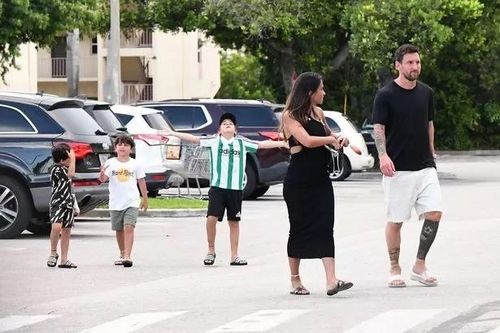 Lionel Messi tâm sự về gia đình nhỏ và mong ước muốn có thêm cô con gái