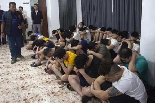 Indonesia trục xuất 153 người Trung Quốc trong vụ lừa đảo 'tình yêu qua mạng'
