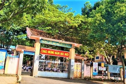 Con bị đánh, phụ huynh được cô giáo huấn 'Làm mẹ đơn thân sao không hy sinh ở nhà dạy con'