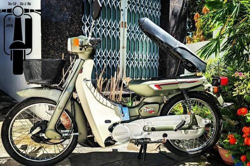 Xe cổ Yamaha hàng hiếm 35 năm tuổi, 'dọn zin' giá gần 40 triệu