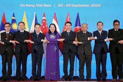 'Tri thức và sự thấu hiểu sẽ tạo ra một ASEAN hòa bình, phát triển'