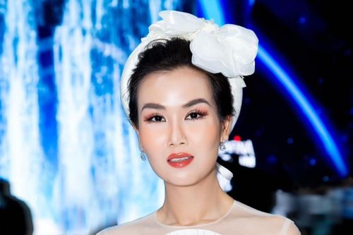 NSND Tạ Minh Tâm, Võ Hạ Trâm hát kỷ niệm đêm nhạc Hoàng Việt