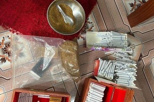 Thủ đoạn tinh vi của đối tượng mang theo súng đi bán 'Cỏ Mỹ'