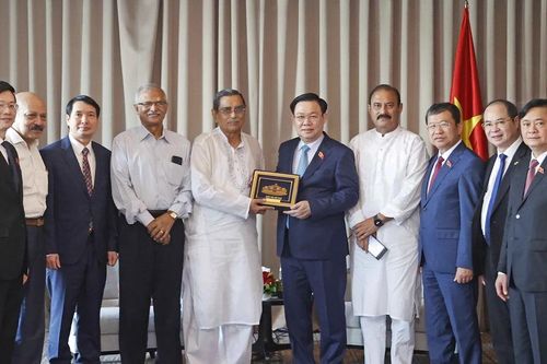 Chủ tịch Quốc hội Vương Đình Huệ thăm chính thức Cộng hòa Nhân dân Bangladesh