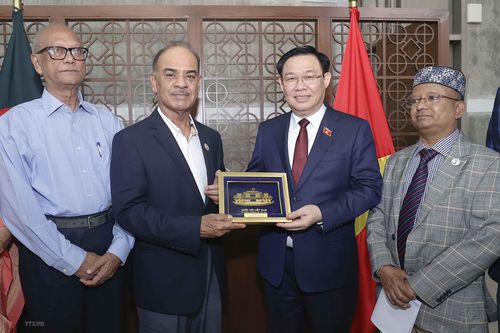 Chủ tịch Quốc hội tiếp Chủ nhiệm Ủy ban Đối ngoại Quốc hội Bangladesh