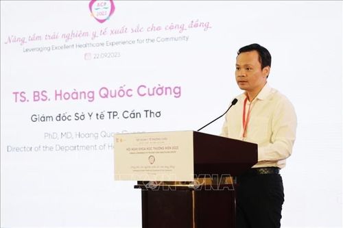 Trao đổi kinh nghiệm, học hỏi kỹ thuật mới trong khám và điều trị bệnh