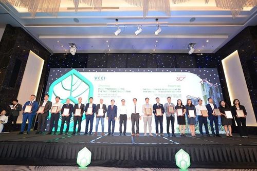 VCCI vinh danh Yoko Onsen Quang Hanh tại Dự án đáng sống 2023