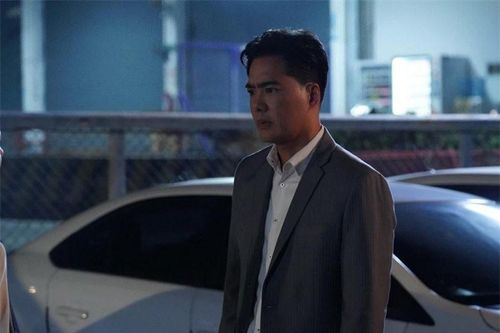 Ly hôn 1 năm rưỡi, tôi đến nhà vợ cũ thăm con gái, vừa mở cửa ra đã chết lặng