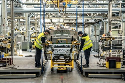 Chính phủ Anh bất ngờ thay đổi lệnh cấm xe ICE, các nhà sản xuất đứng ngồi không yên