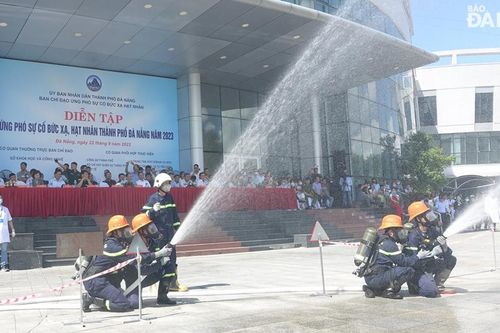 Diễn tập ứng phó sự cố bức xạ, hạt nhân với tình huống xảy ra cháy tại phòng hotlab