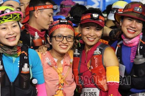 1000 vận động viên cự ly 100 km xuất phát Giải chạy Marathon vượt núi - VMM Sa Pa