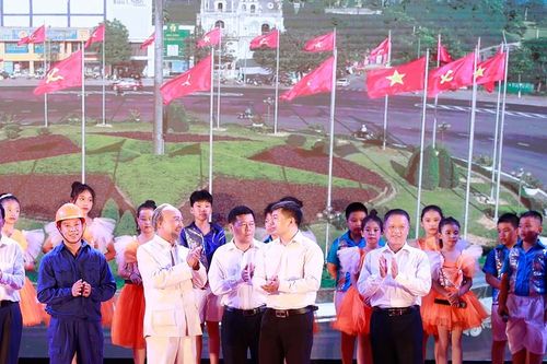 Thành phố Lào Cai tổ chức chương trình văn nghệ 'Lào Cai ơn nhớ Bác Hồ'