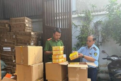 Tp.HCM: Thu giữ gần 4.000 cái bánh trung thu không rõ nguồn gốc, xuất xứ