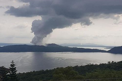 Philippines ban hành cảnh báo sức khỏe do núi lửa phun trào