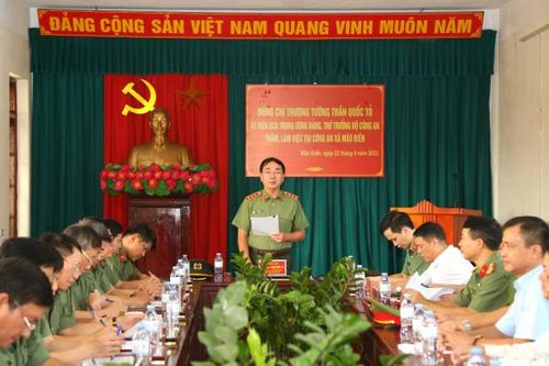Thứ trưởng Trần Quốc Tỏ làm việc với Công an xã Mão Điền, Thuận Thành, Bắc Ninh