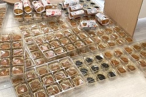 Thêm hàng ngàn bánh trung thu không rõ nguồn gốc bị thu giữ