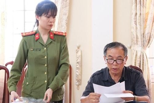 Làm rõ vụ tổng biên tập tự cấp thẻ hoạt động báo chí tràn lan cho… doanh nghiệp