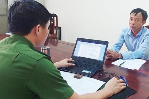 Khống chế kẻ buôn ma túy lao xe vào cảnh sát